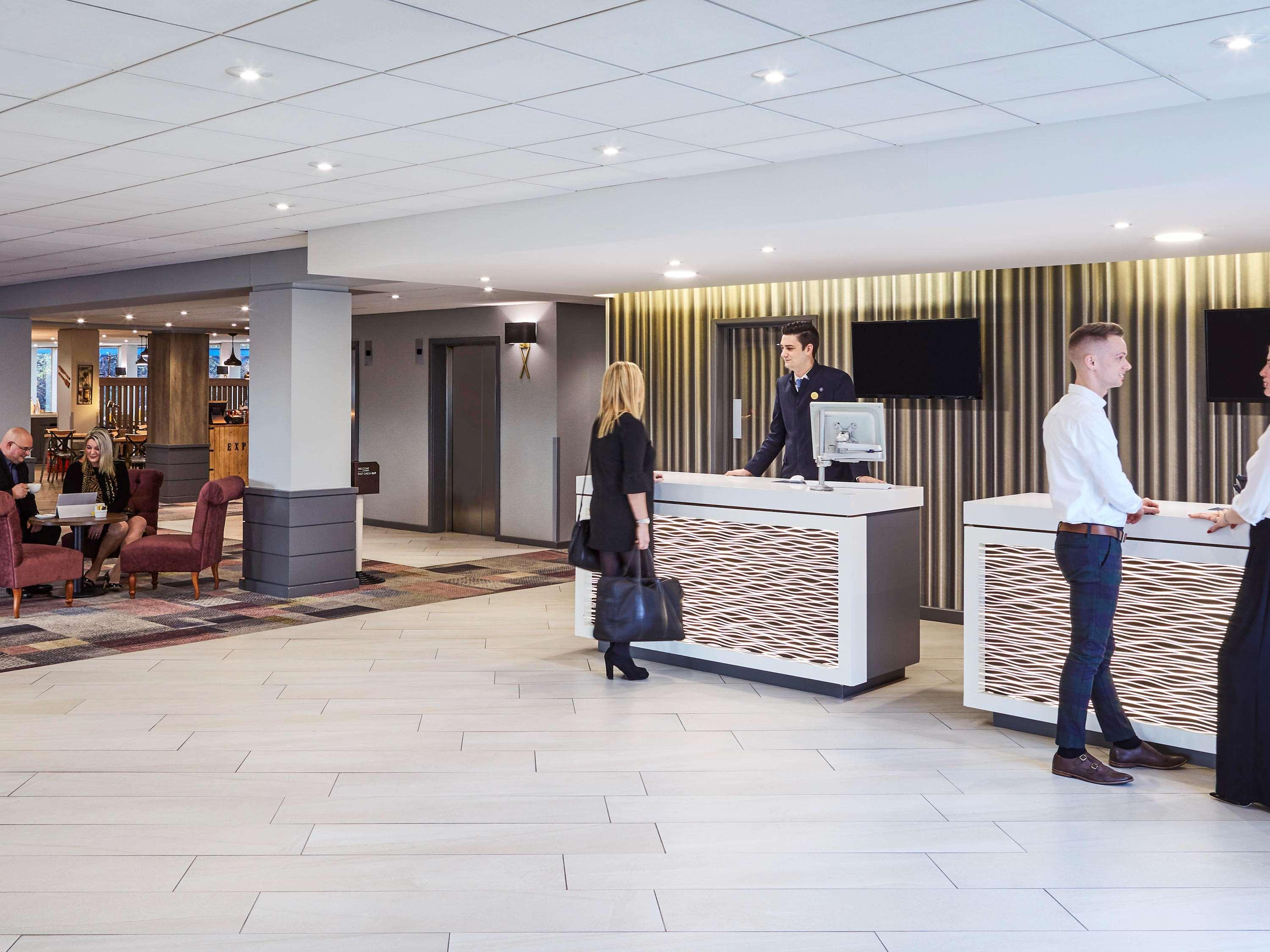 Novotel Wolverhampton City Centre Bagian luar foto